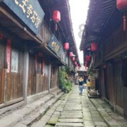 社区调解员“话疗”解决邻里纠纷